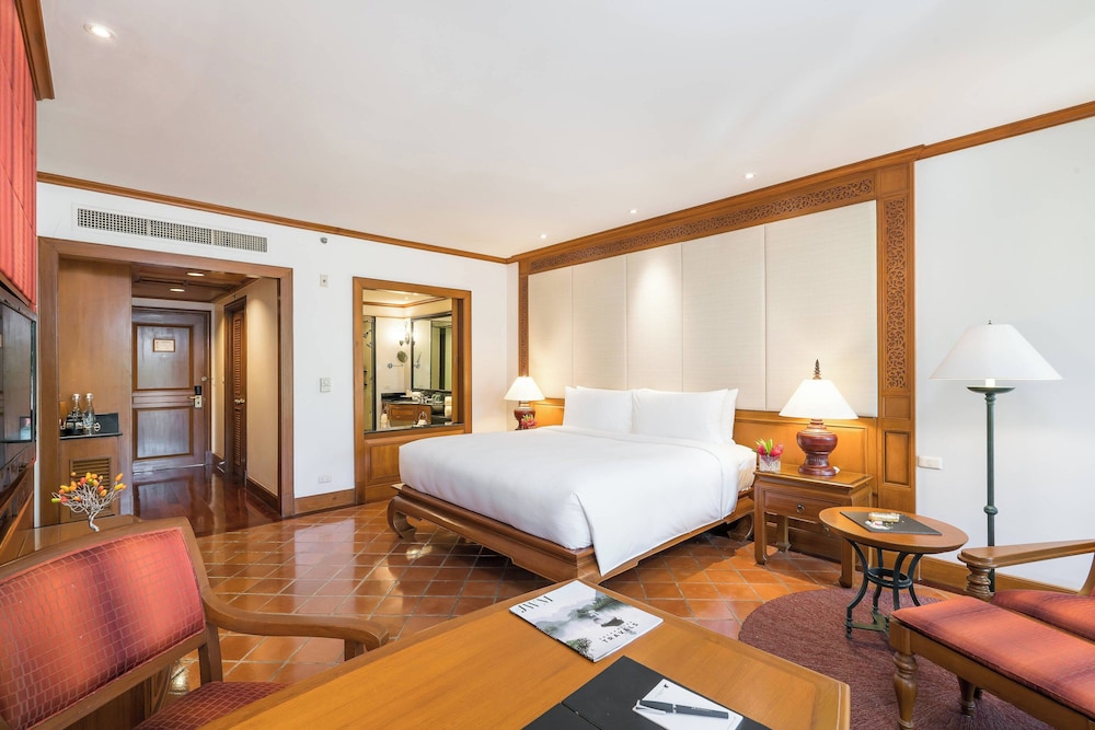 Room, 1 King Bed, Partial Sea View (Balcony) - Photo 2