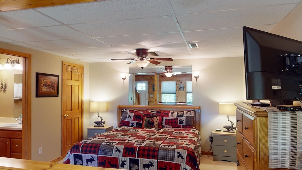 House, Multiple Beds (A Smoky Mountain Dream #291)