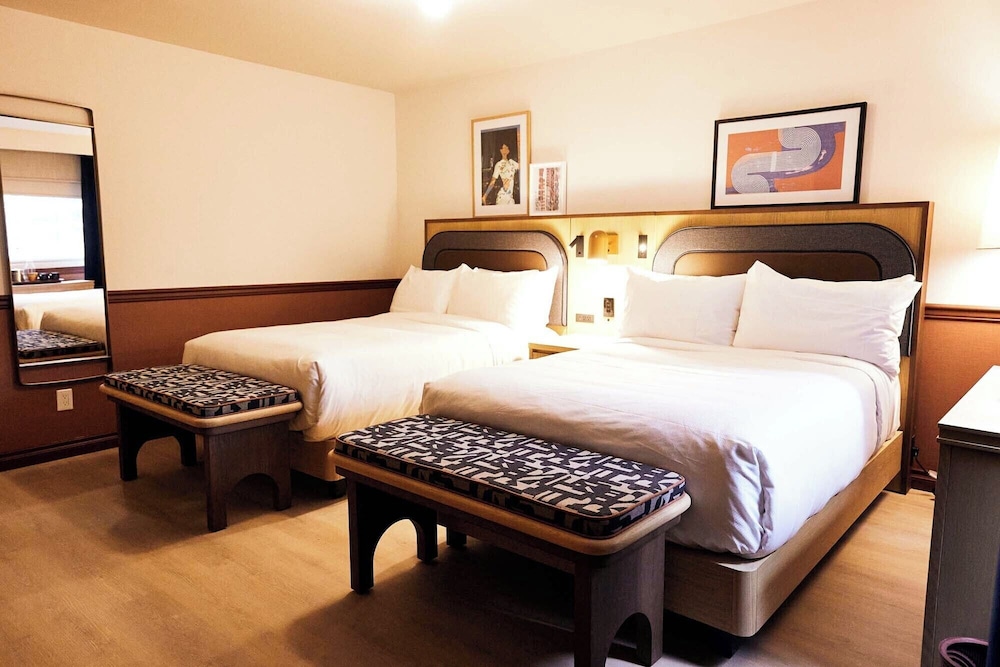 Room, 2 Double Beds (Groovy Two Doubles) - Photo 17