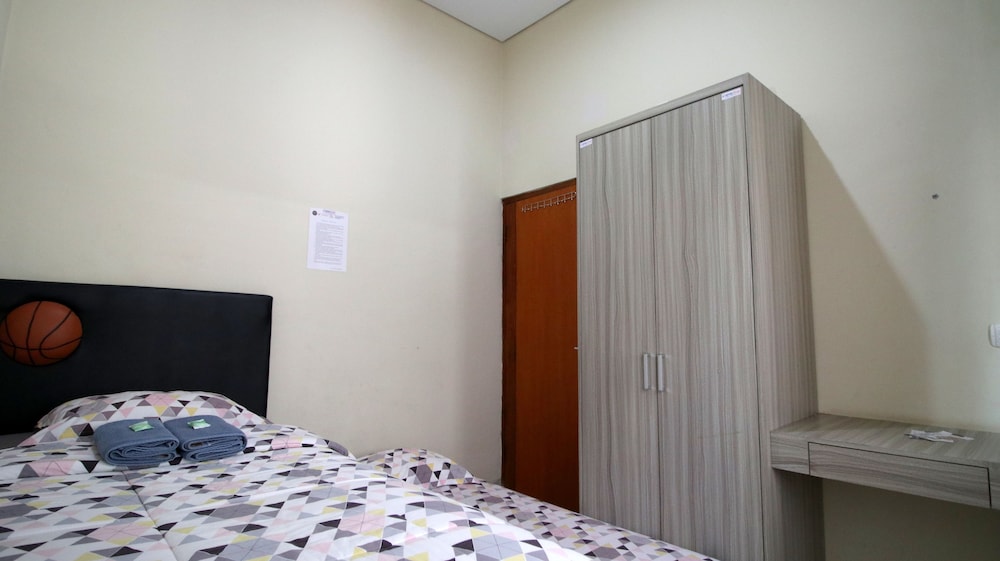 House, 2 Bedrooms photo 3
