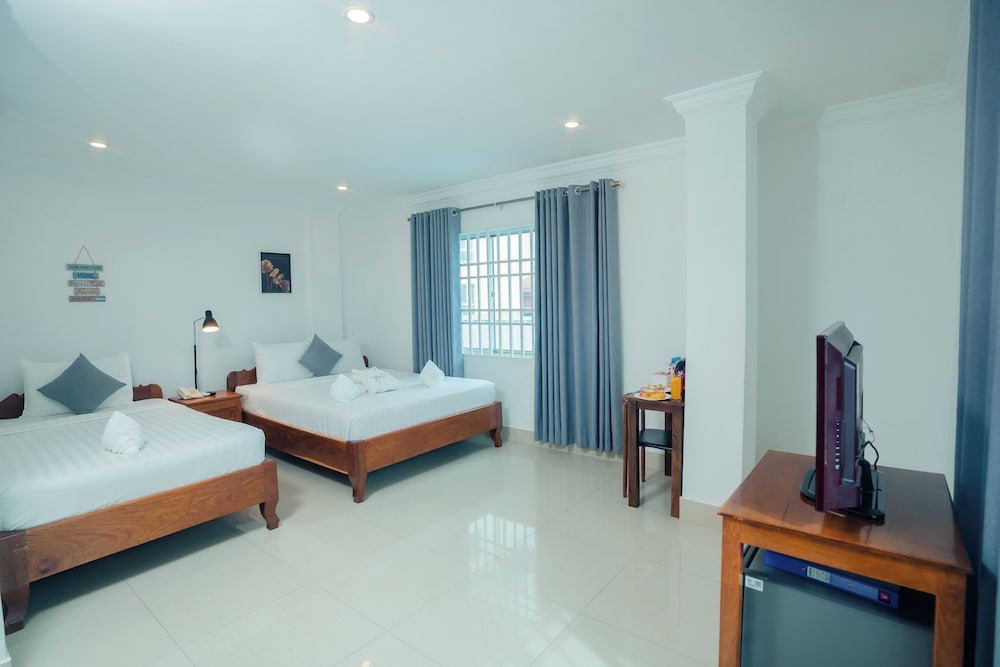 Superior Triple Room photo 2