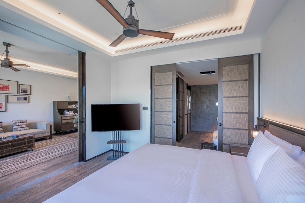 Suite - Lake-View