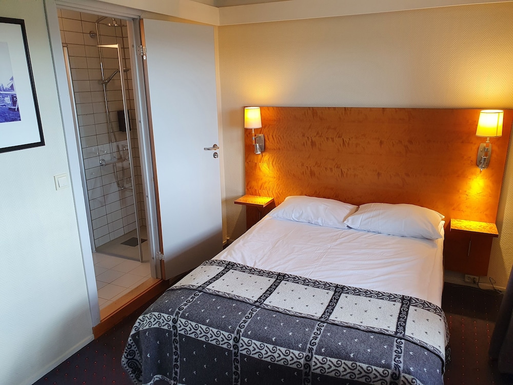Standard Room - Photo 1