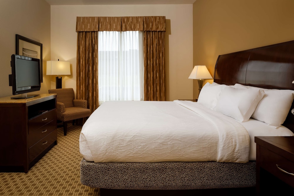 Room, 1 King Bed, Accessible (Hearing) - Photo 4