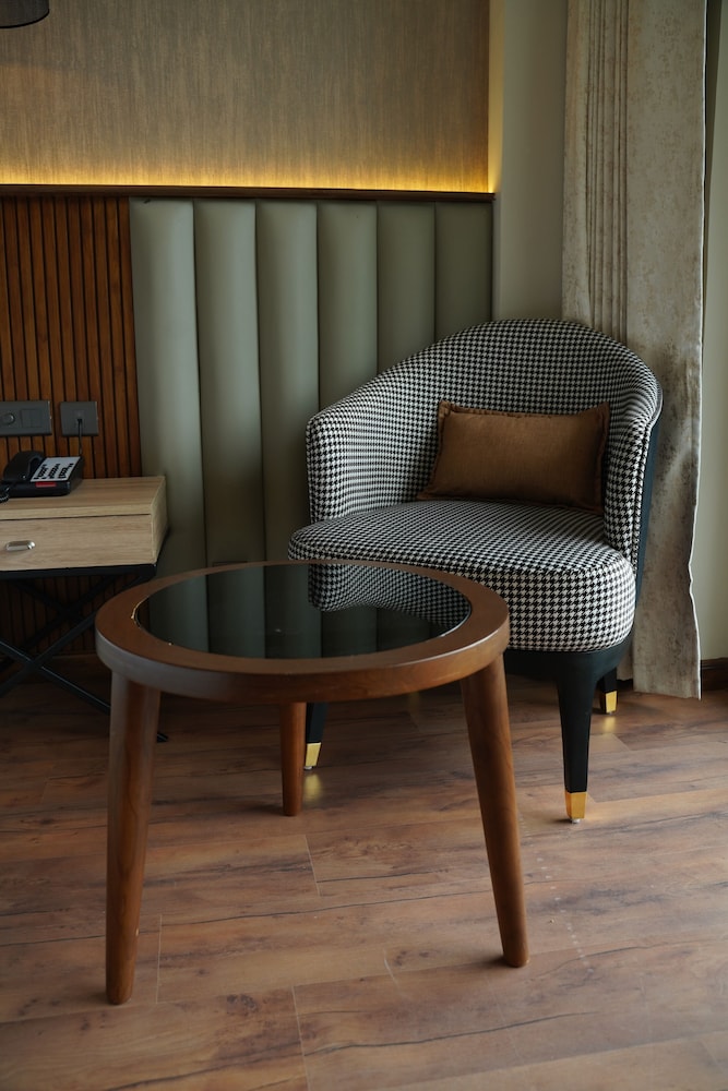 Premium Room - Photo 7