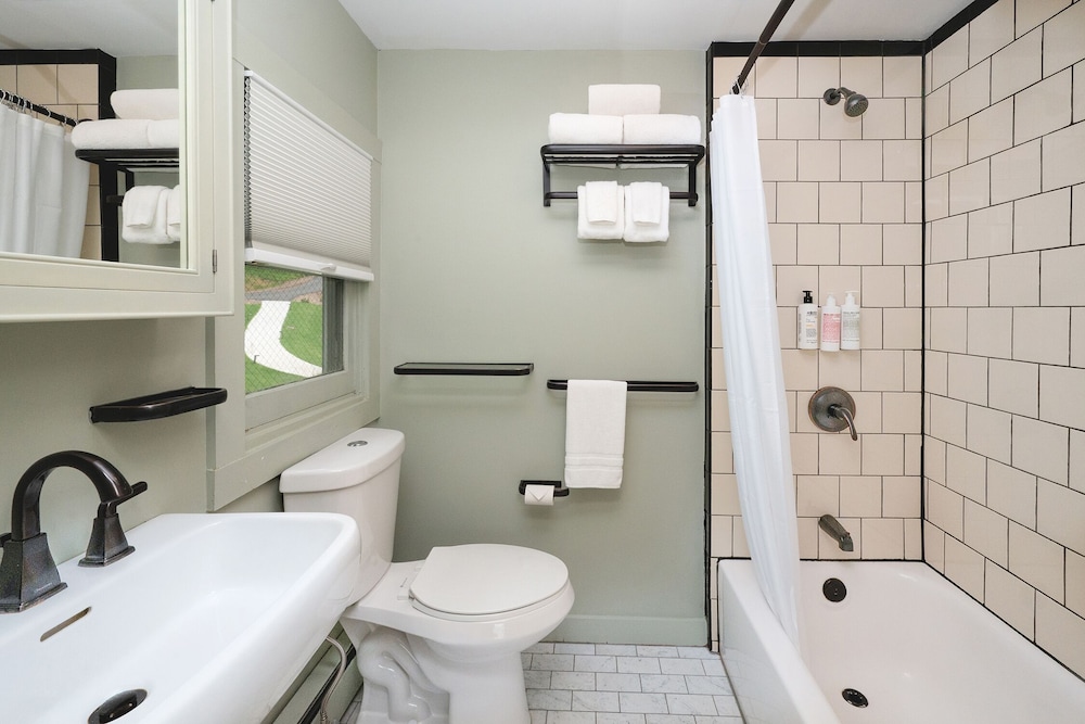 Room, 2 Double Beds (Pool House) photo 2
