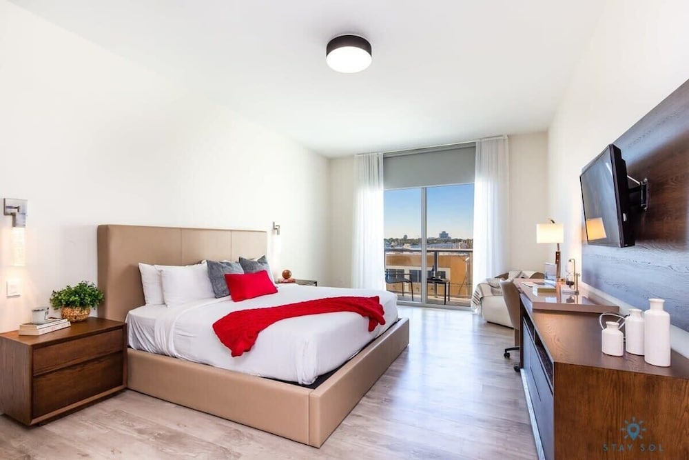 Studio, Balcony, Bay View