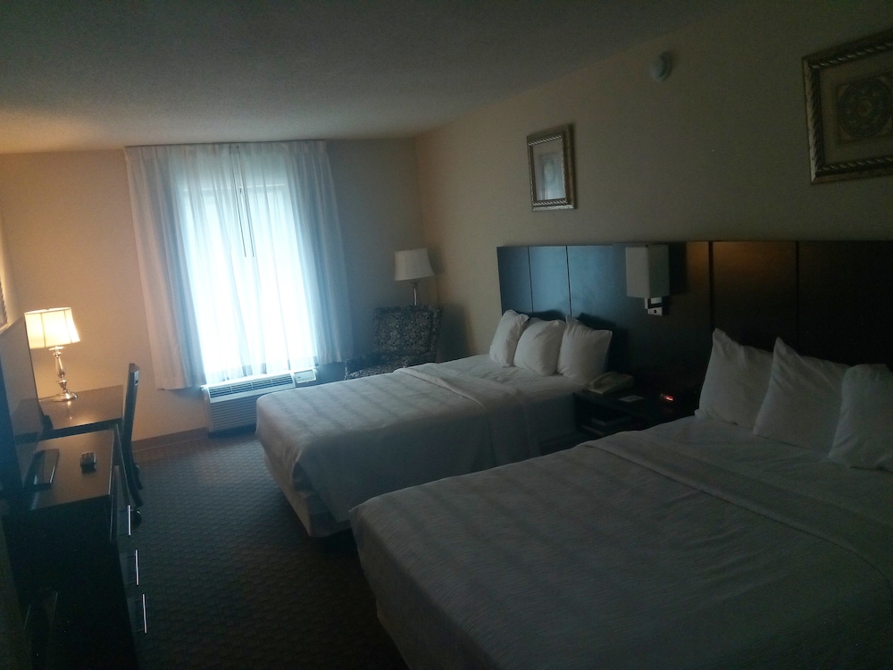 Room, 2 Queen Beds, Non Smoking photo 1