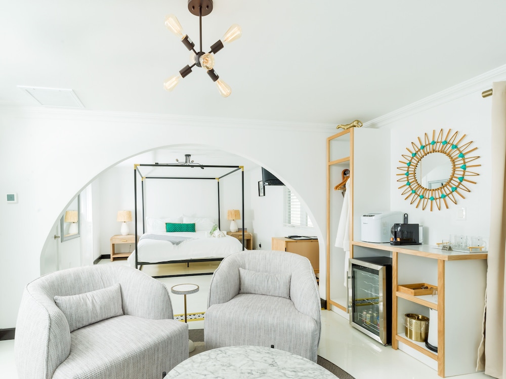 Deluxe Penthouse, 1 Bedroom, Beach View, Executive Level photo 1