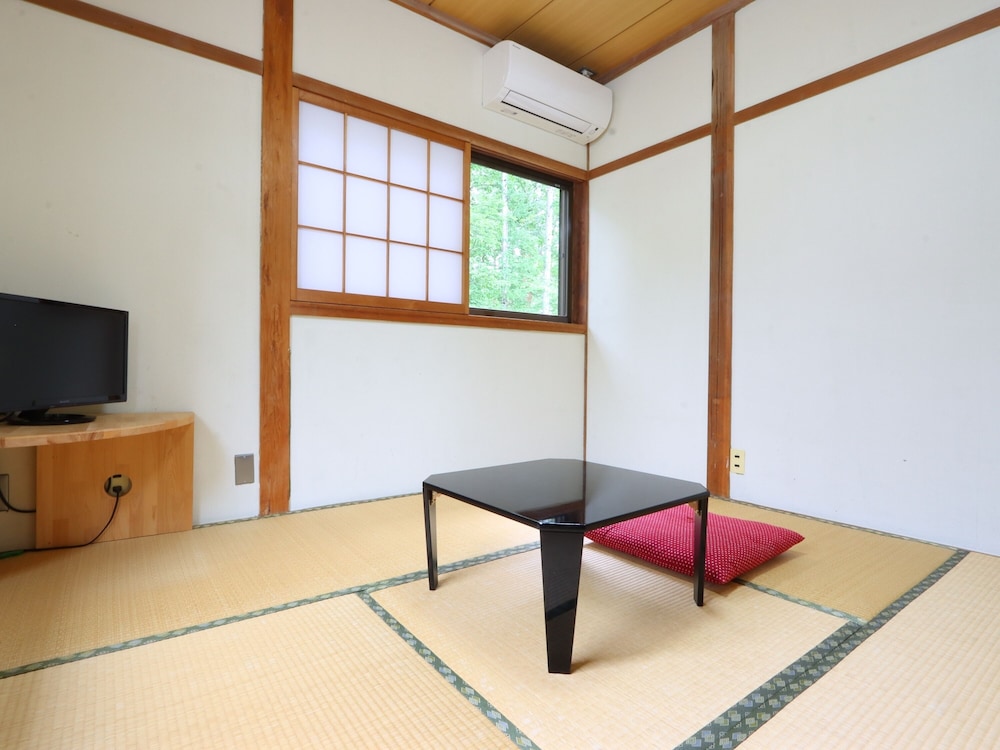 Japanese-style room 4.5-5 tatami mats - Photo 2