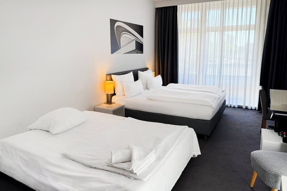 Premium Room, Multiple Beds (Up to 3 Adults) - Photo 5