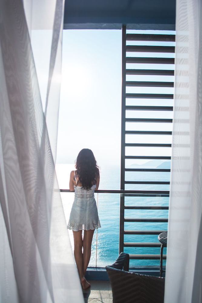 Executive Room, 1 King Bed, Ocean View - Photo 3