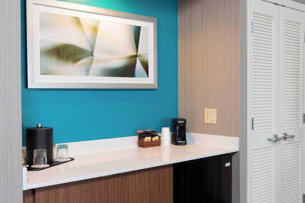 Suite, 1 Bedroom - Photo 3