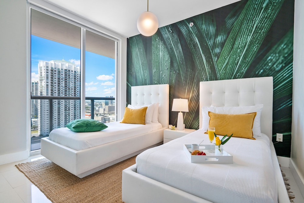 Design Apartment, 2 Bedrooms, Balcony, Partial Ocean View2704
