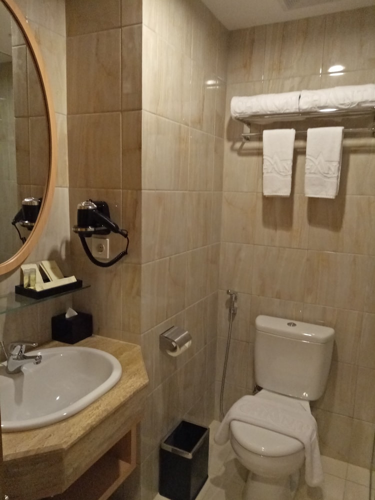 Deluxe Room, 2 Twin Beds, Smoking photo 2