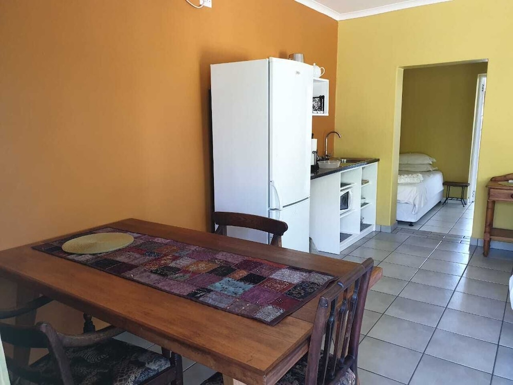 Comfort Cottage, 2 Bedrooms (Coral) photo 2