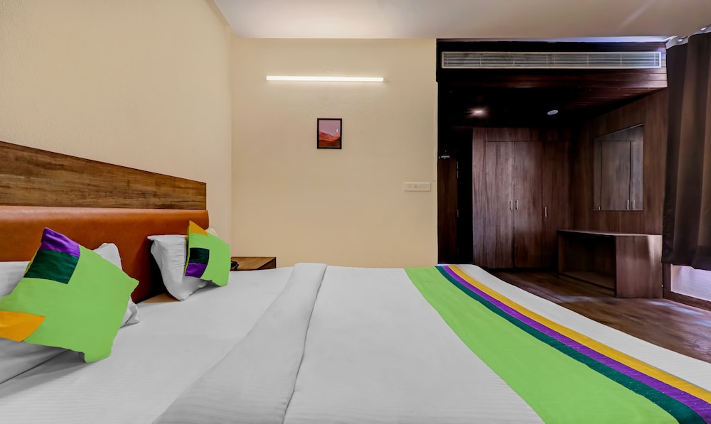 Deluxe Room - Photo 9
