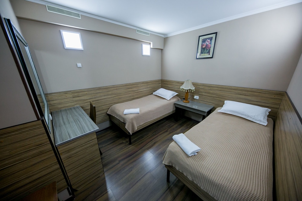 Economy Twin Room