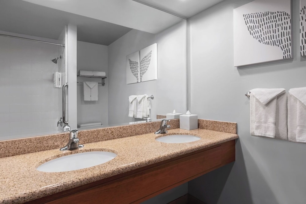 Superior Suite, Multiple Beds (Oceanfront Suite, Two Queens) - Photo 3