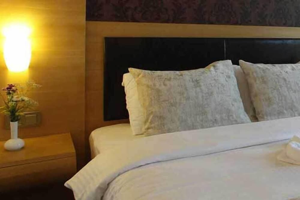 Comfort Double Room Single Use, 1 Queen Bed photo 1