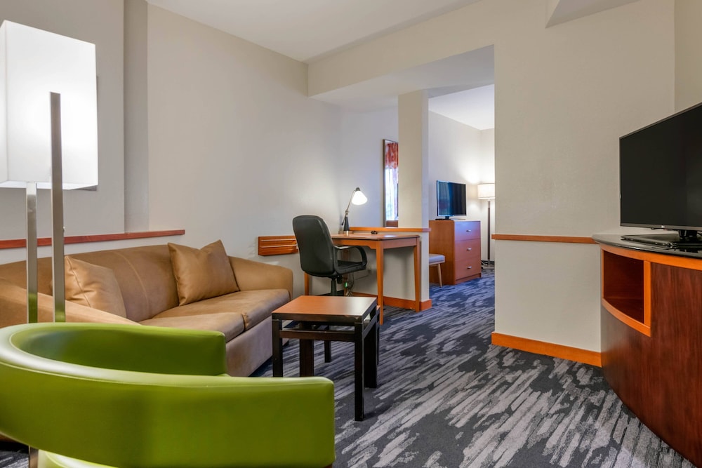Executive Suite, 1 King Bed - Photo 1