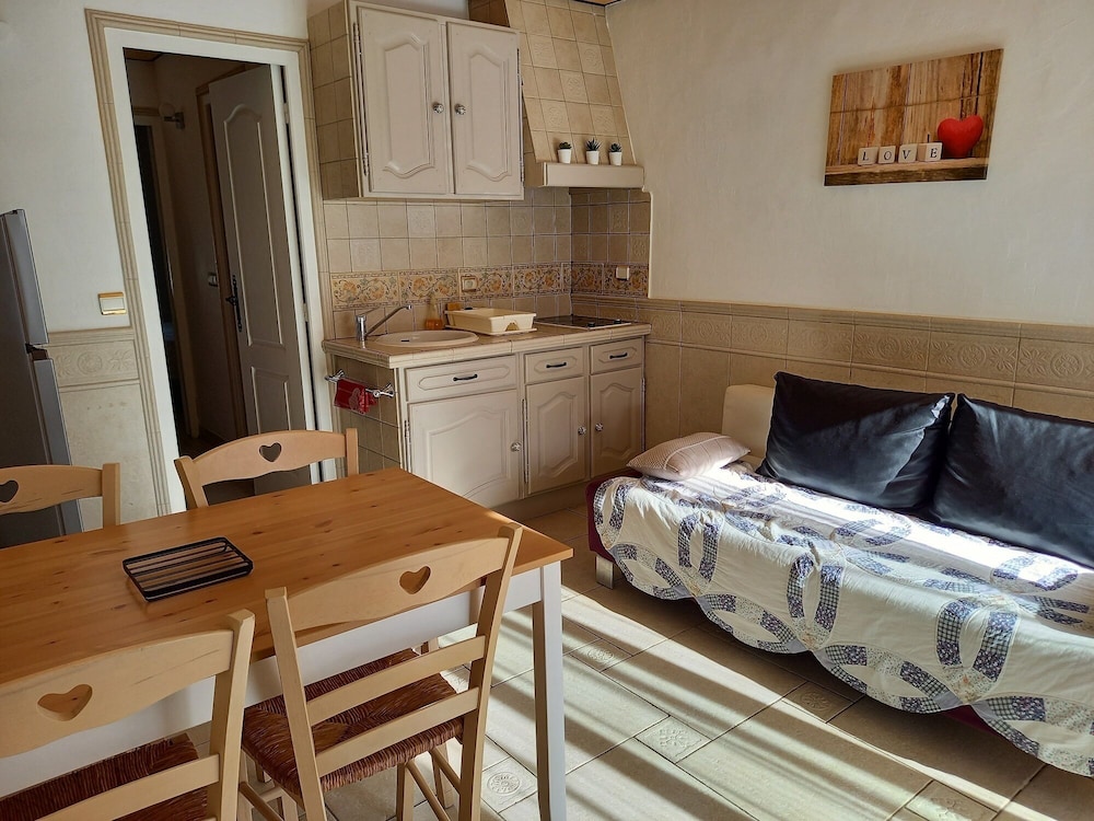 Comfort Cottage, 1 Bedroom, Garden View photo 3