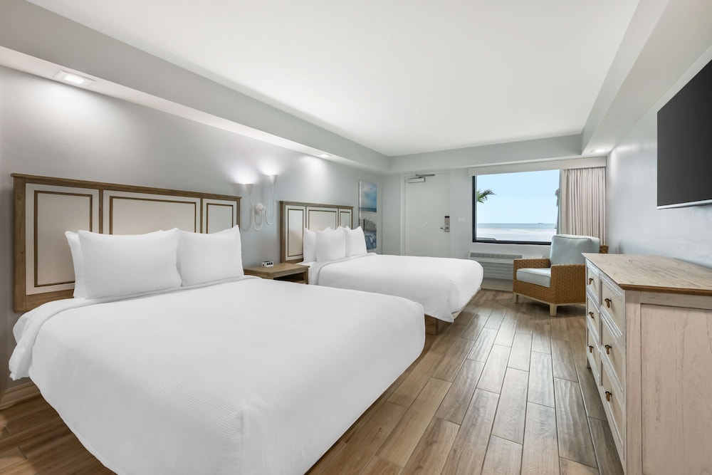 Suite, 2 Double Beds, Kitchen, Oceanfront (with Sofabed) - Photo 3