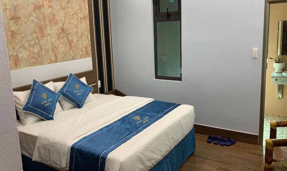 Standard Double Room - Photo 9