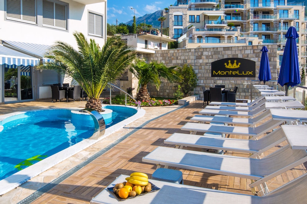 Deluxe Apartment, 3 Bedrooms, Terrace, Mountain View photo 2