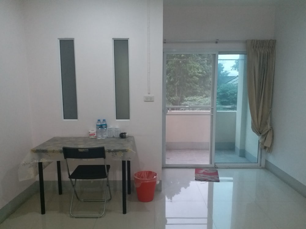 Standard Double Room - Photo 12