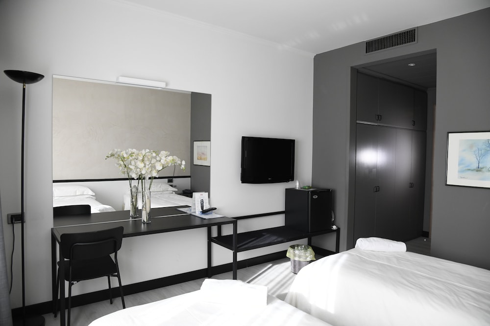 Economy Double Room photo 2
