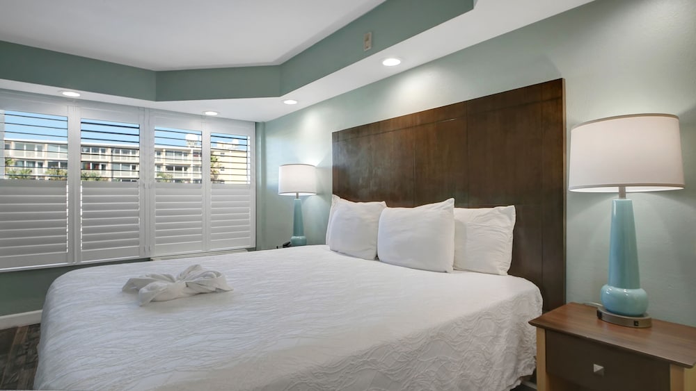 Room, 1 King Bed, City View - Photo 8