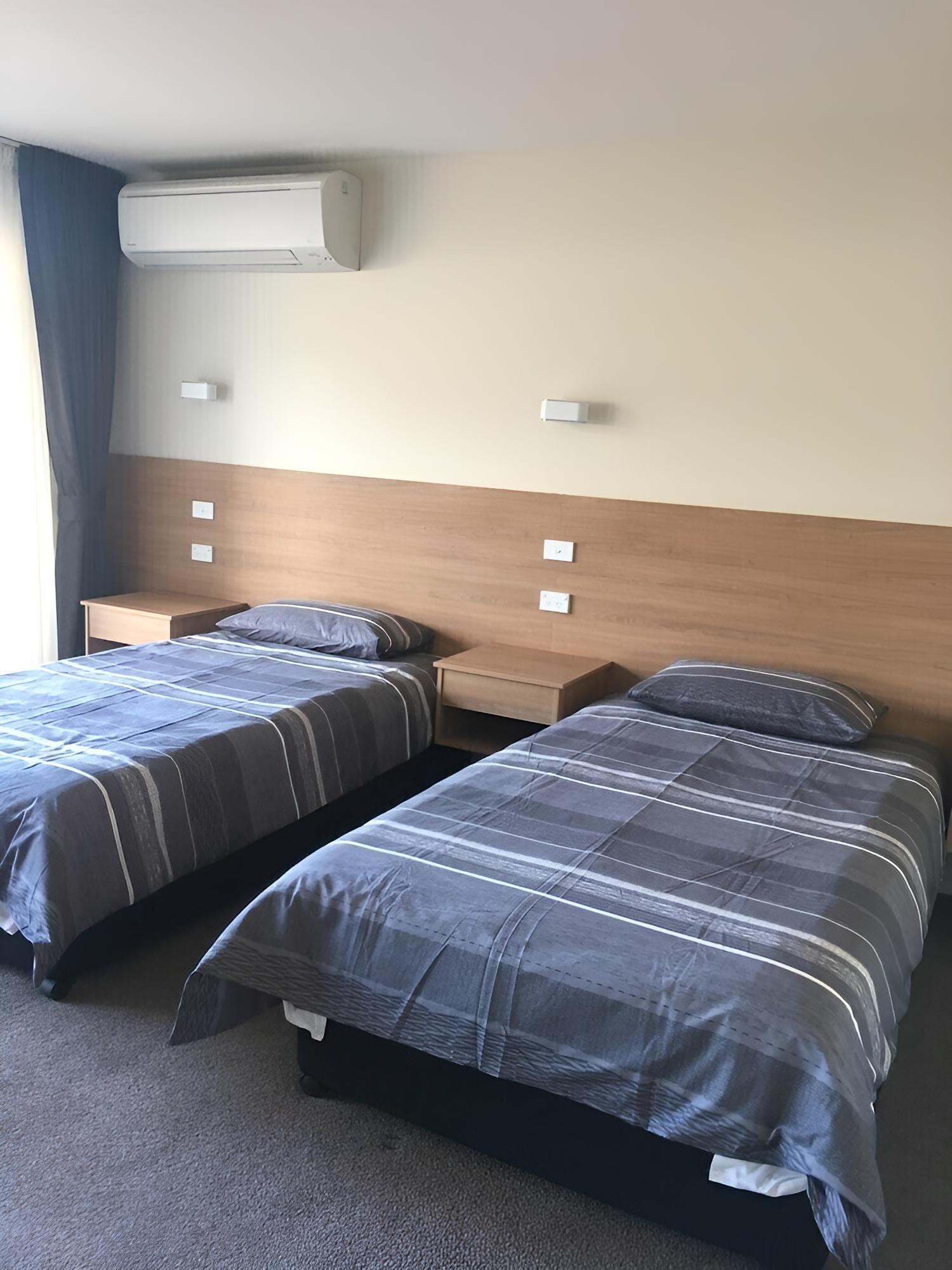 Standard Twin Room, 2 Twin Beds photo 3