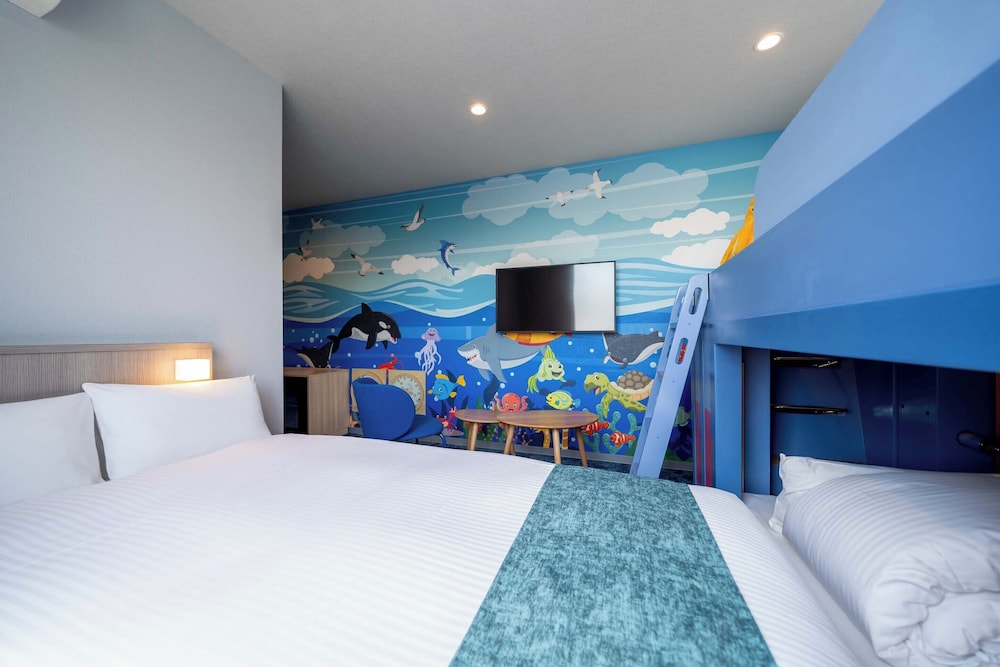 Sea-Themed Family Room - Photo 9
