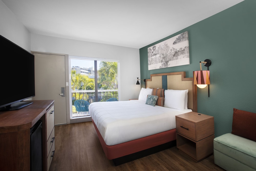 Room, 1 King Bed (Courtyard)