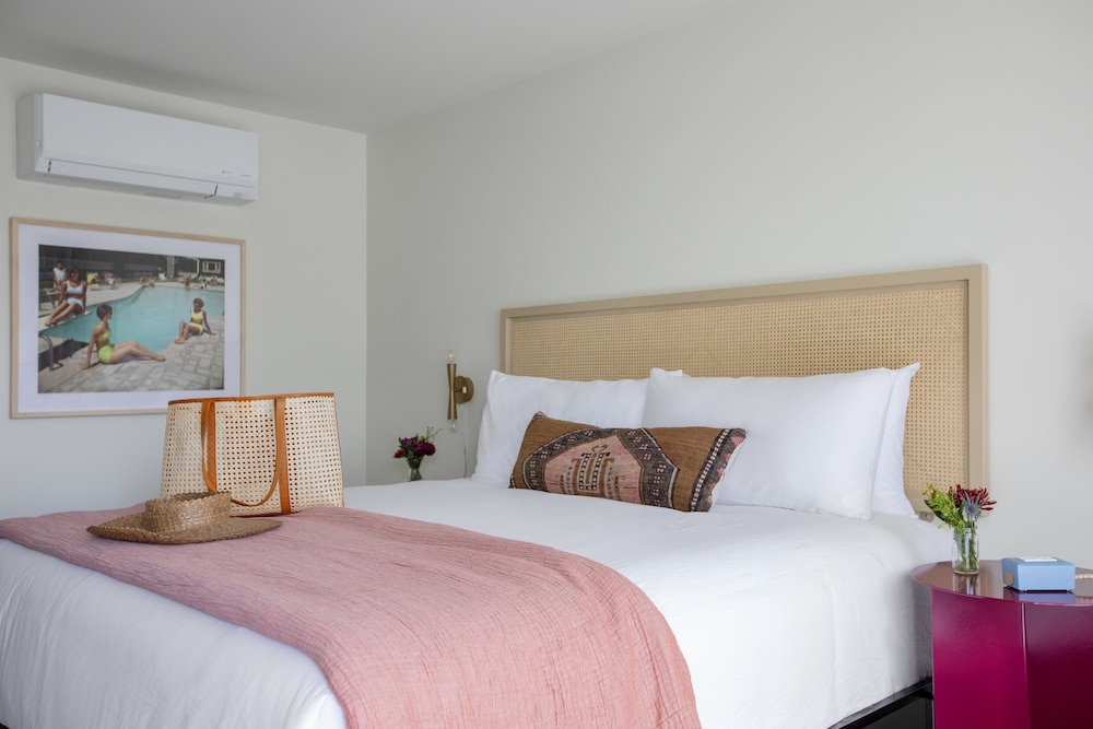 Room, 1 King Bed photo 1