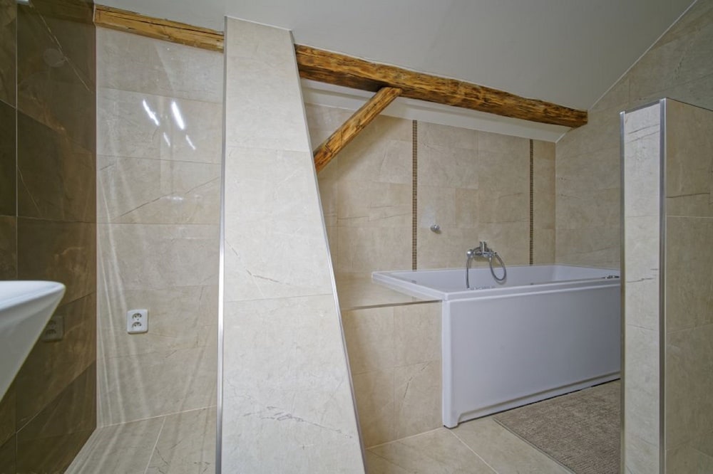 Suite (VIP, Sauna for a fee) - Photo 10
