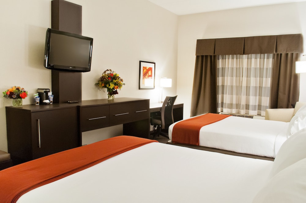 Suite, Multiple Beds - Photo 2