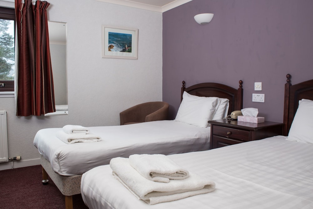 Twin Room - Photo 2