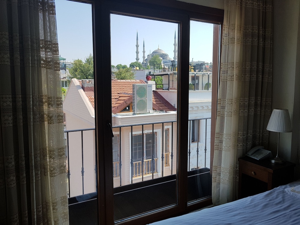 Standard Double or Twin Room photo 2