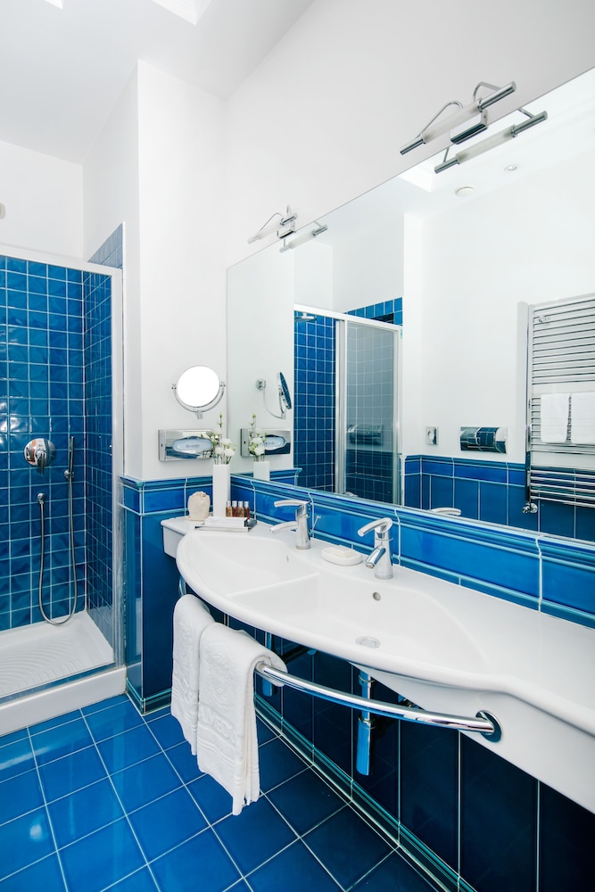 Standard Double Room - Photo 6