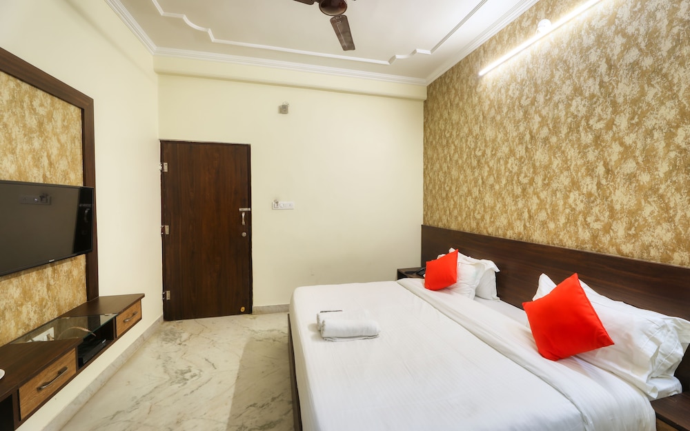 Deluxe Double Room A/C - Photo 27