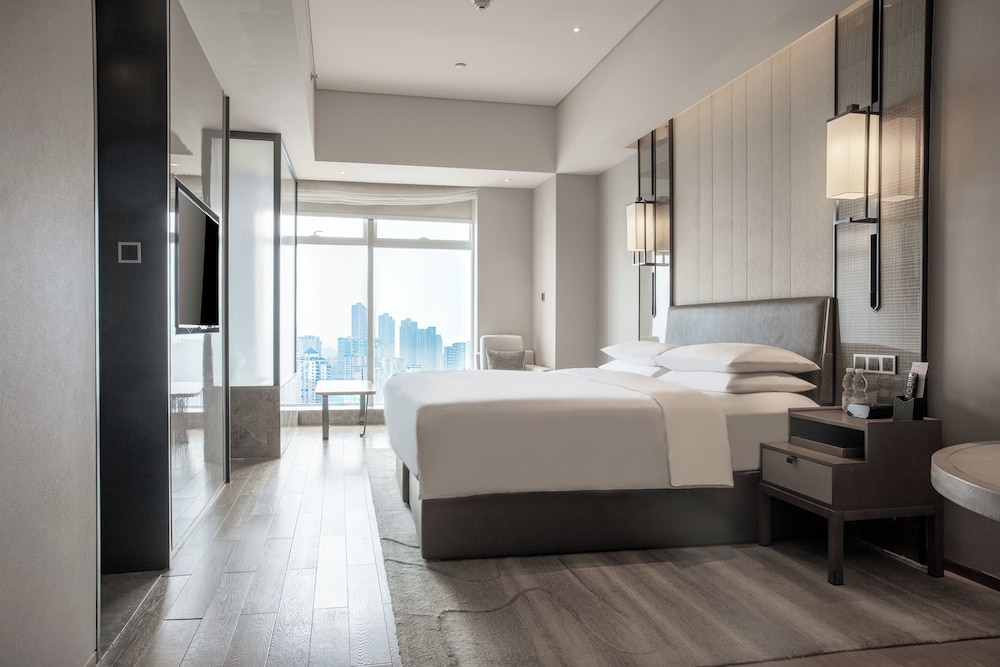 Room, 1 King Bed, City View