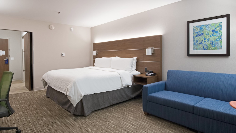 Standard Room, 1 King Bed, Accessible (Mobility) photo 3