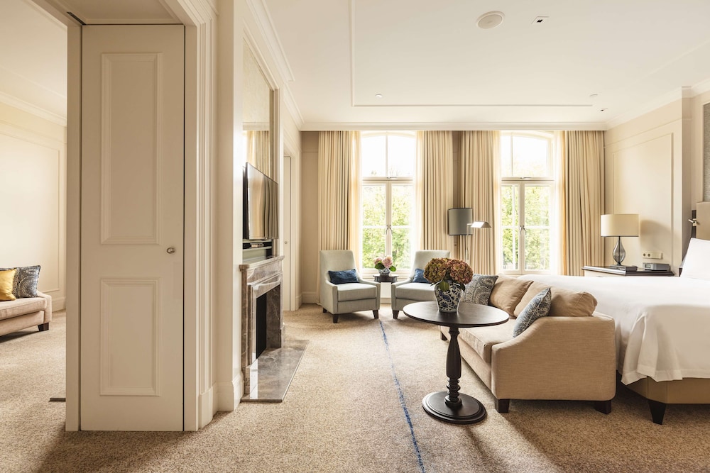 Luxury Suite, 1 King Bed (Roell)