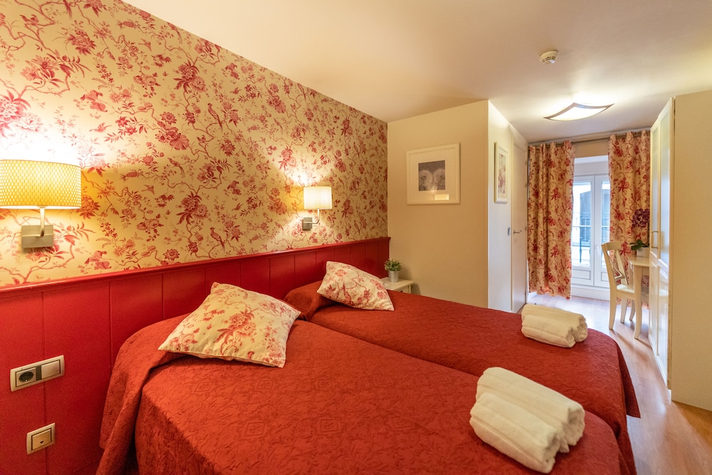 City Double or Twin Room - Photo 1