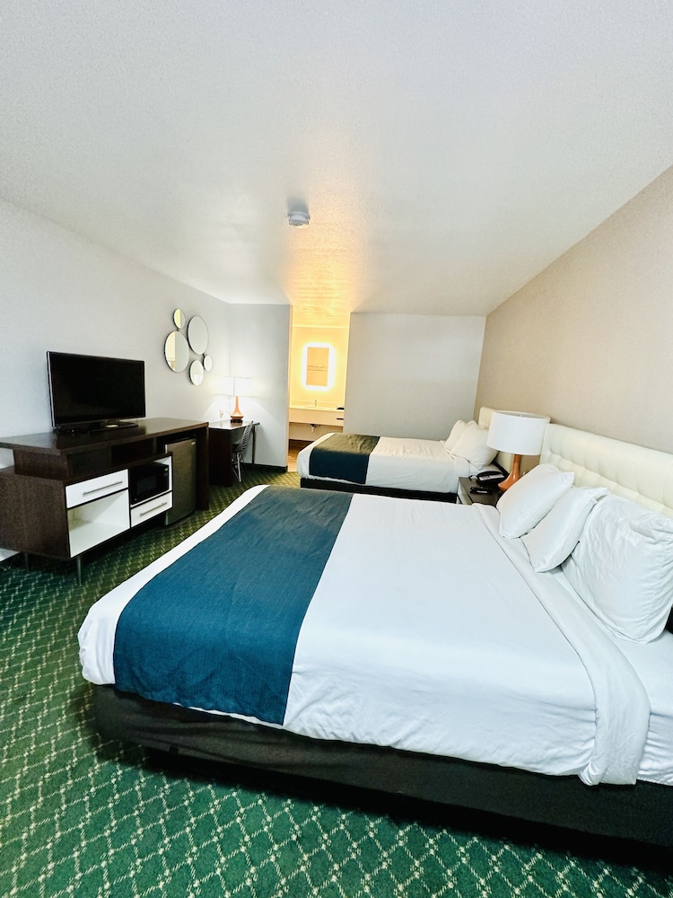 Standard Room, 2 Queen Beds, Accessible, Non Smoking - Photo 3