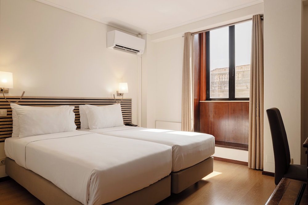 Double or Twin Room - Photo 10