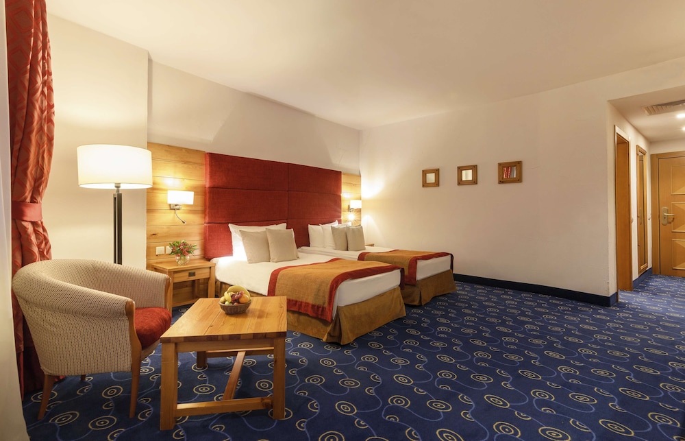 Standard Room, 2 Twin Beds, City View - Photo 4