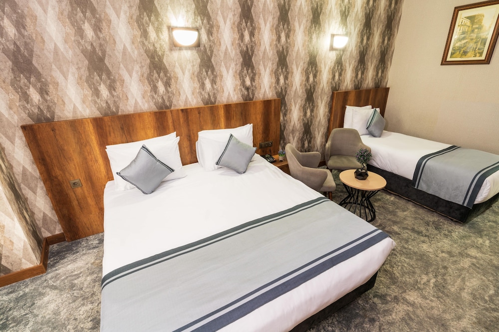 Deluxe Triple Room - Photo 3
